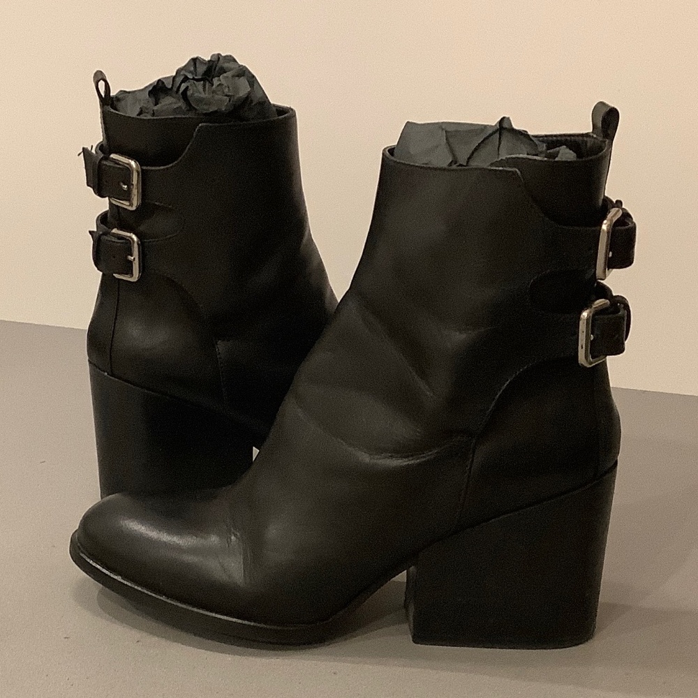 Zara Chunky Heel Black Leather Bootie With Strap/Silver Buckle Detail Size 9